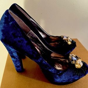 Rampage Blue velvet heels